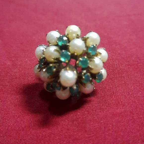 Antique 14k Gold, Emerald, and Akoyo Pearl Cocktail Ring - Picture 2 of 3